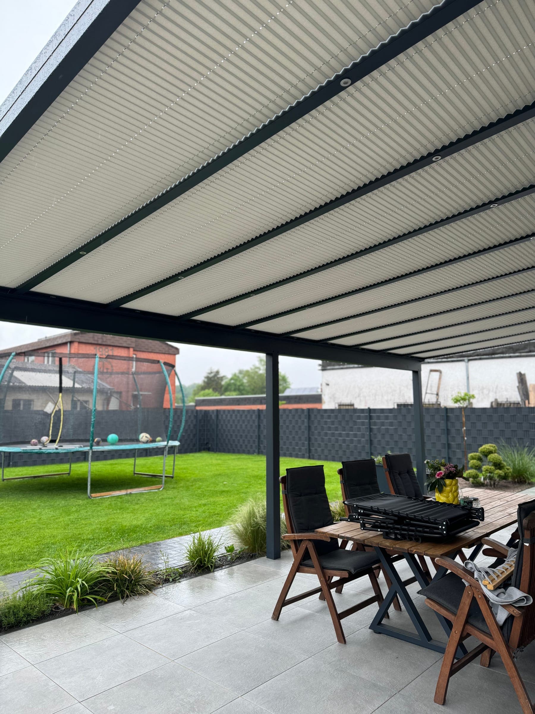 Referenzbild zu Insektenschutz oder einer ergänzenden Ausbaustufe 14