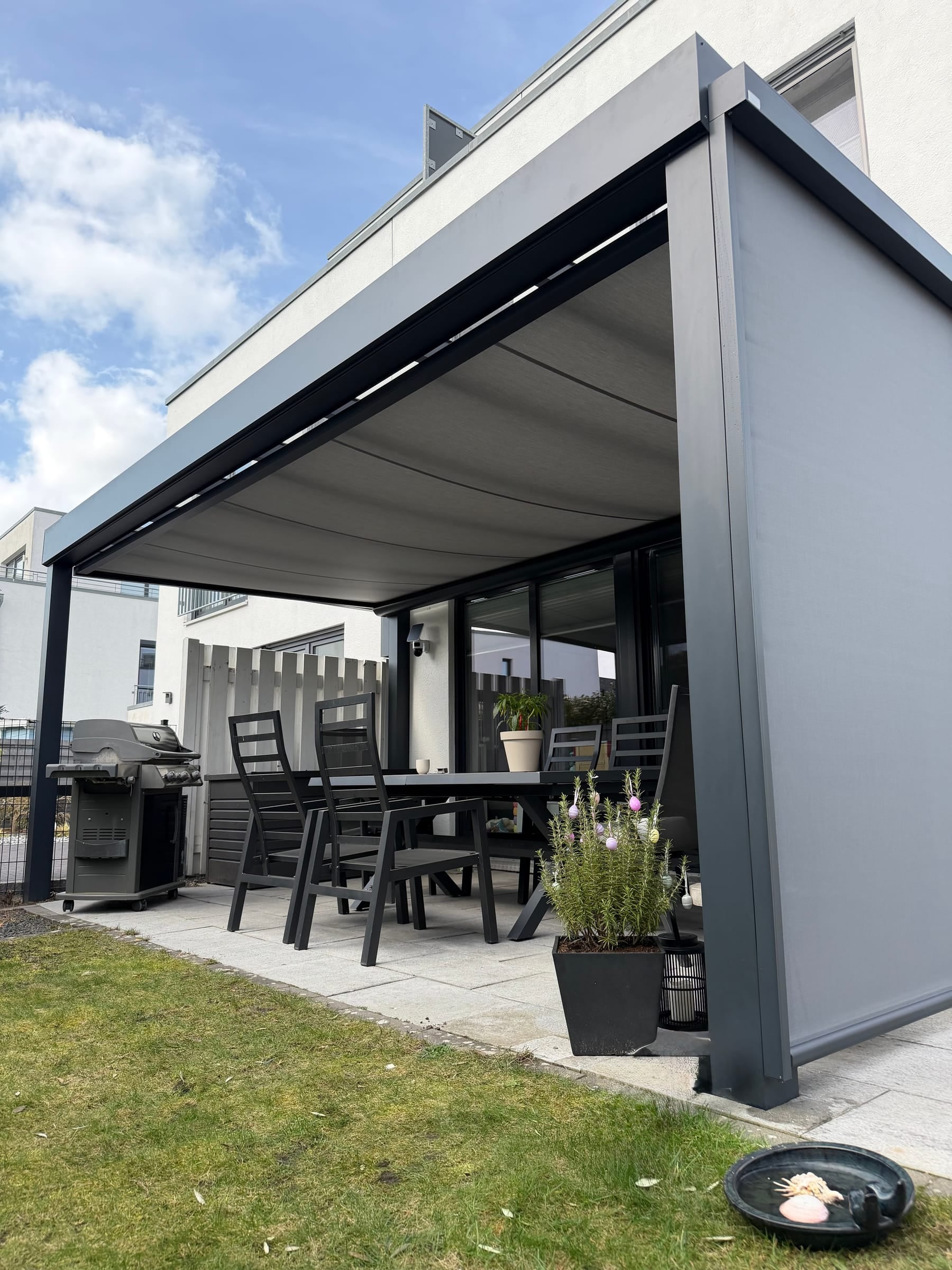 Beschattungslösung für eine Terrassenüberdachung